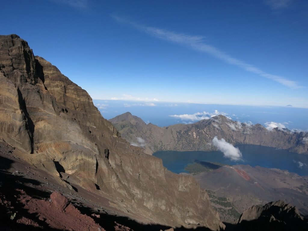 mount rinjani hike, news, summit trek